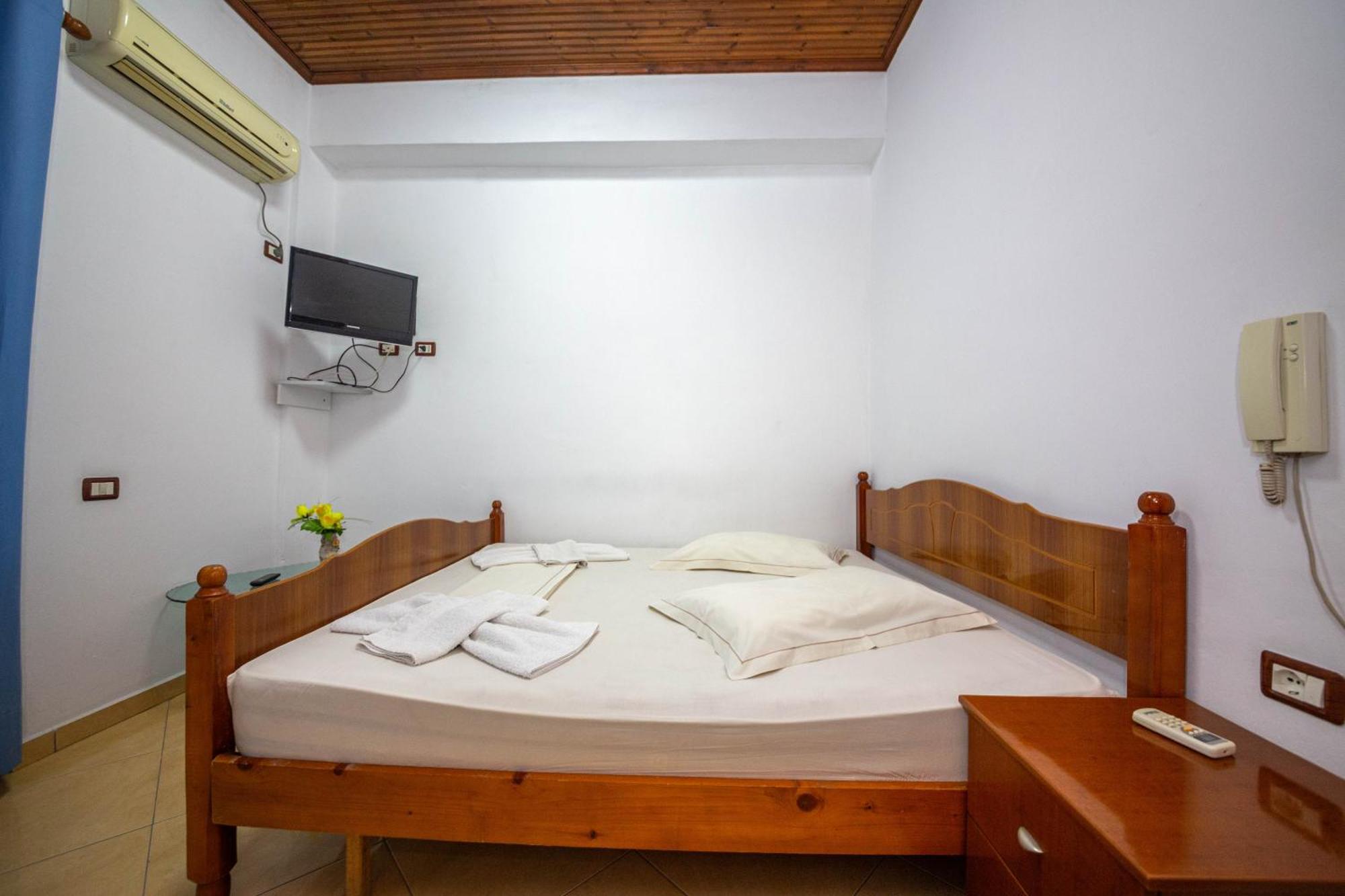 Hotel Shpella Berat Luaran gambar