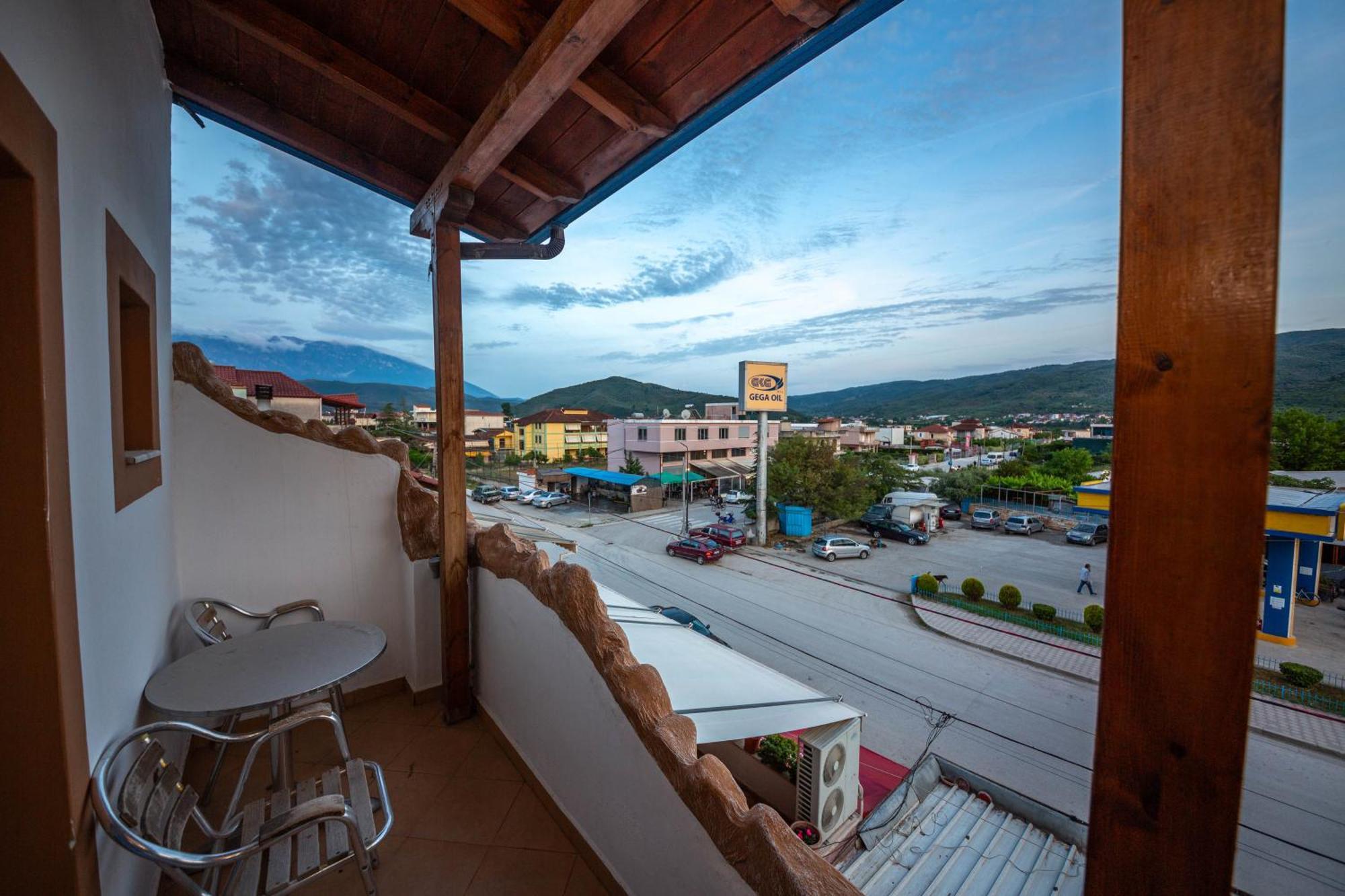 Hotel Shpella Berat Luaran gambar