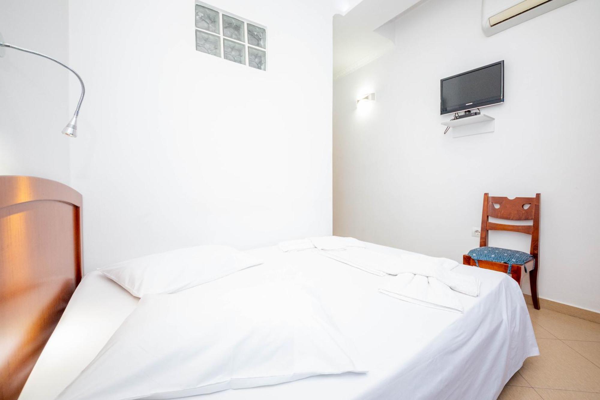 Hotel Shpella Berat Luaran gambar